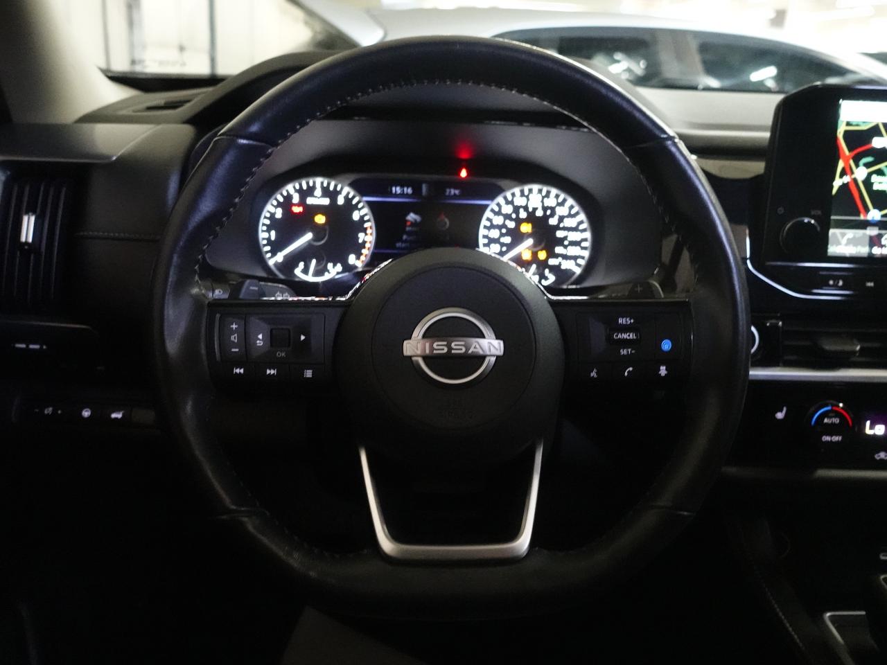 2022 Nissan Pathfinder SL | AWD | 8Pass | Nav | Sunroof | BSM | CarPlay