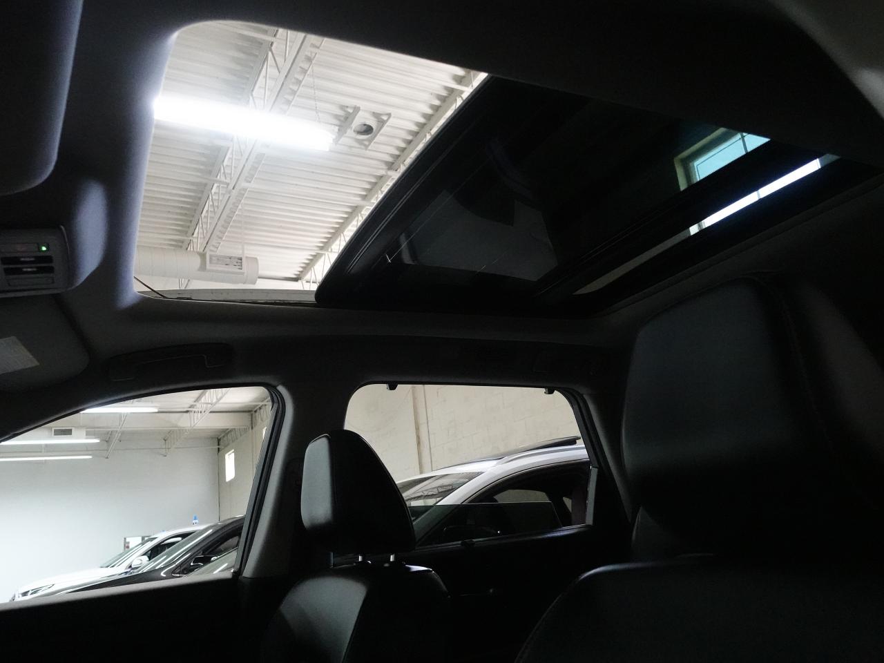 2022 Nissan Pathfinder SL | AWD | 8Pass | Nav | Sunroof | BSM | CarPlay