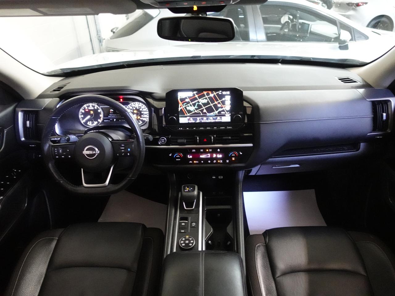 2022 Nissan Pathfinder SL | AWD | 8Pass | Nav | Sunroof | BSM | CarPlay