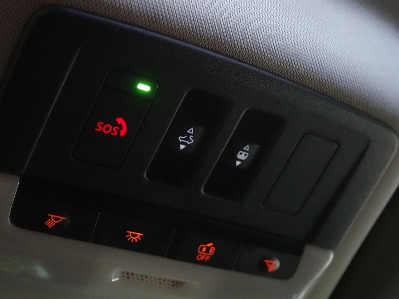 2022 Nissan Pathfinder SL | AWD | 8Pass | Nav | Sunroof | BSM | CarPlay