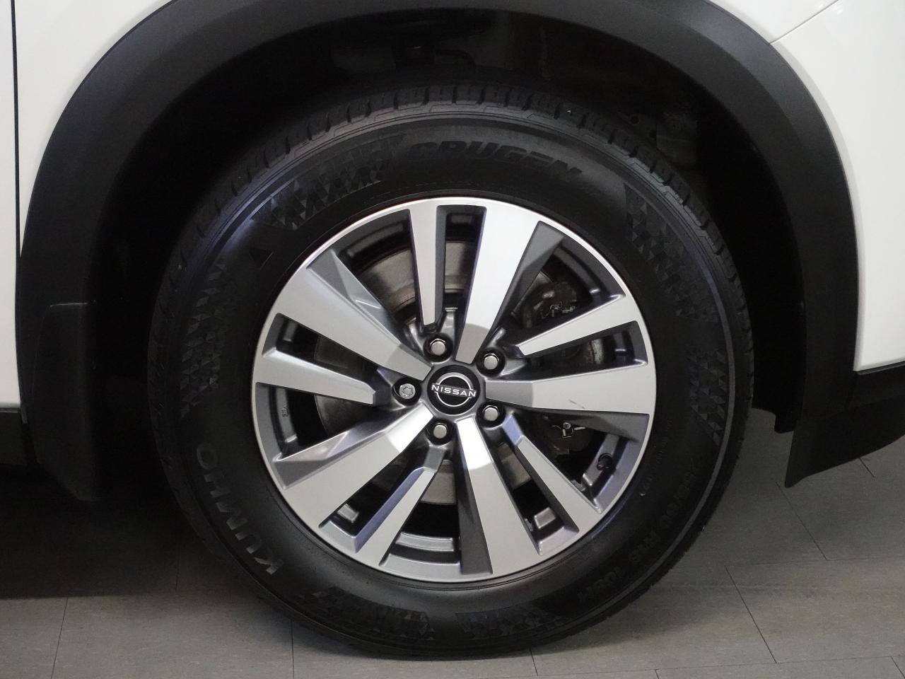 2022 Nissan Pathfinder SL | AWD | 8Pass | Nav | Sunroof | BSM | CarPlay