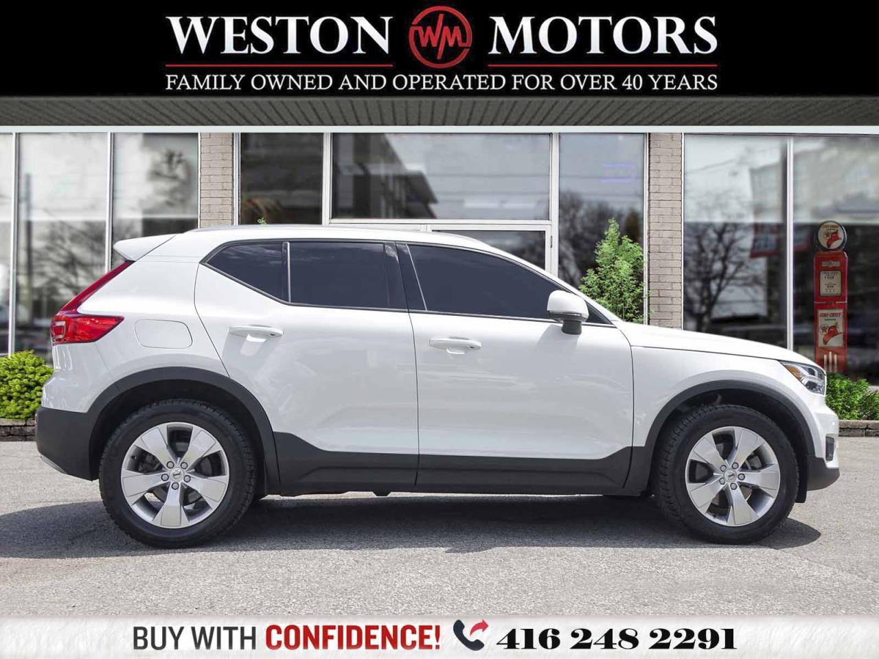 2020 Volvo XC40 MOMENTUM*AWD*HEATED SEATS & WHEEL*NAVI*SUNROOF Photo2