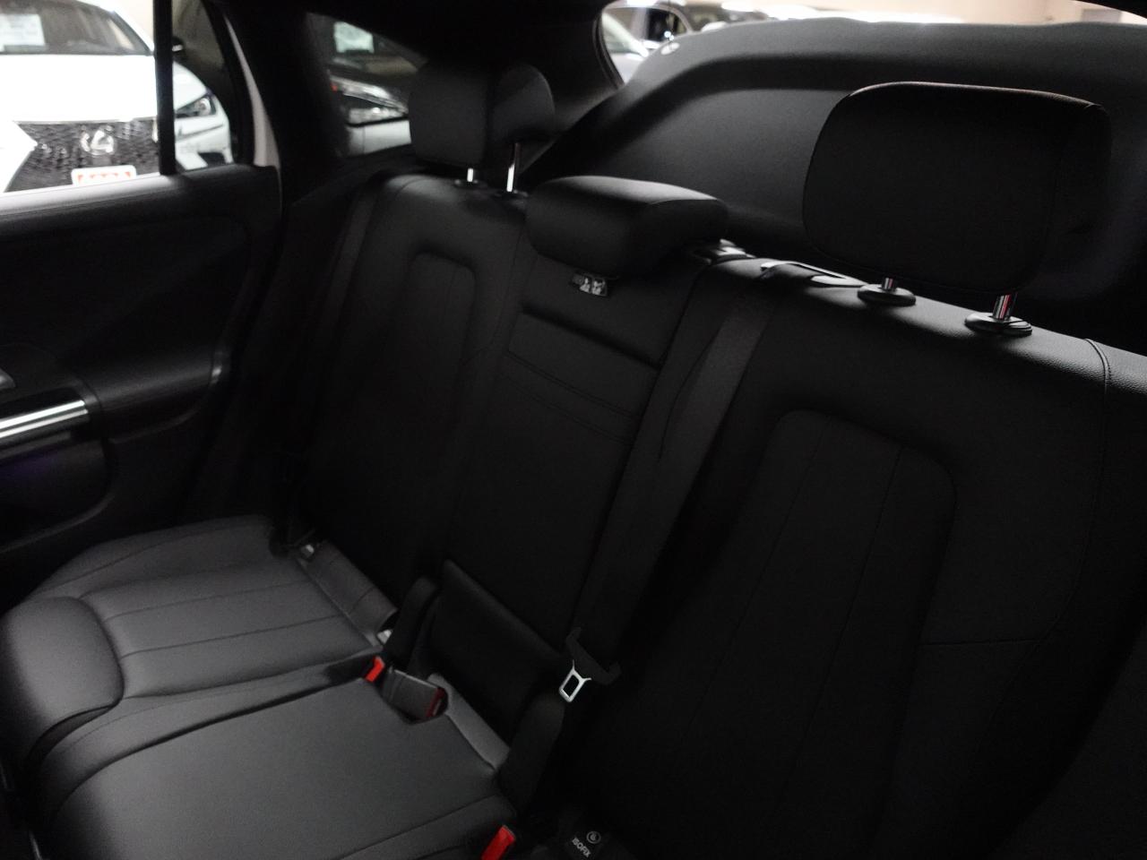 2021 Mercedes-Benz GLA 4MATIC | Leather | Panoroof | ACC | BSM | CarPlay