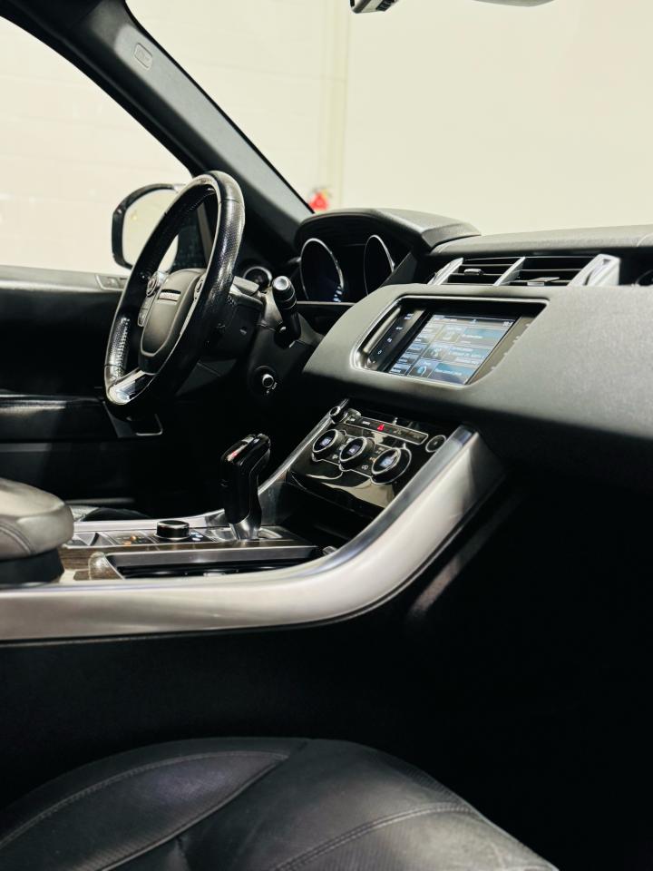 2015 Land Rover Range Rover Sport V6 HSE - Photo #25