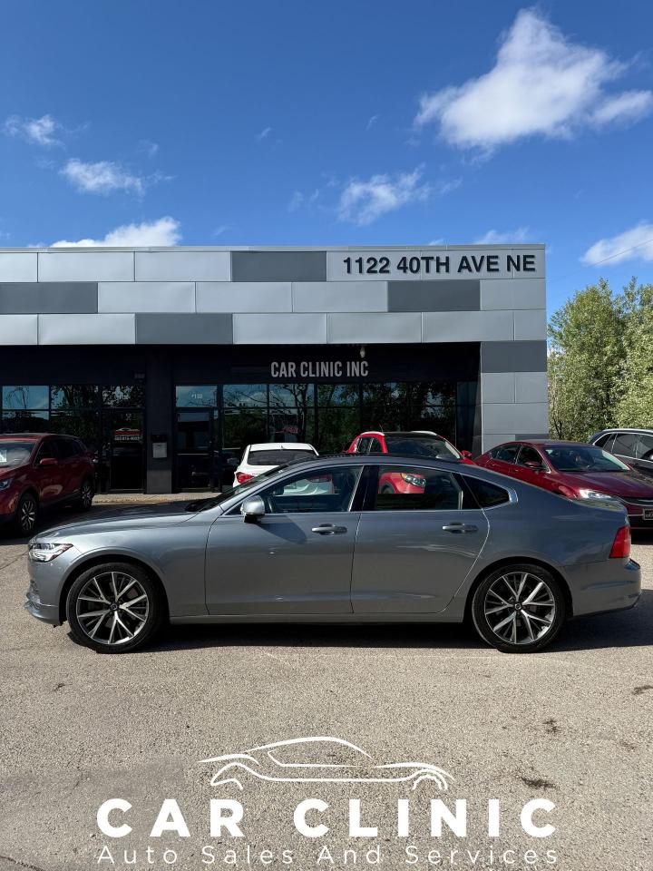 2017 Volvo S90 T6 Momentum - Photo #3