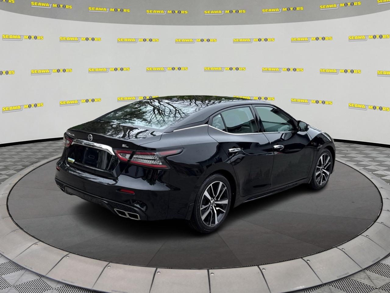 2022 Nissan Maxima SL Photo2