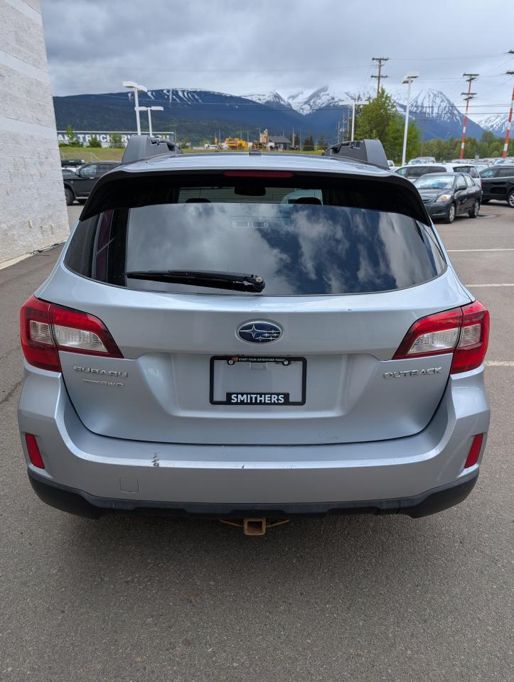 2015 Subaru Outback 2.5i w/Limited & Tech Pkg Photo