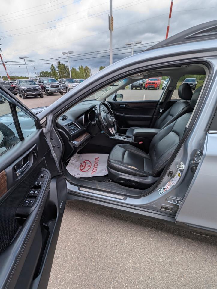 2015 Subaru Outback 2.5i w/Limited & Tech Pkg Photo