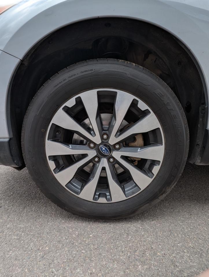 2015 Subaru Outback 2.5i w/Limited & Tech Pkg Photo