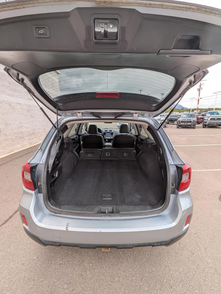 2015 Subaru Outback 2.5i w/Limited & Tech Pkg Photo