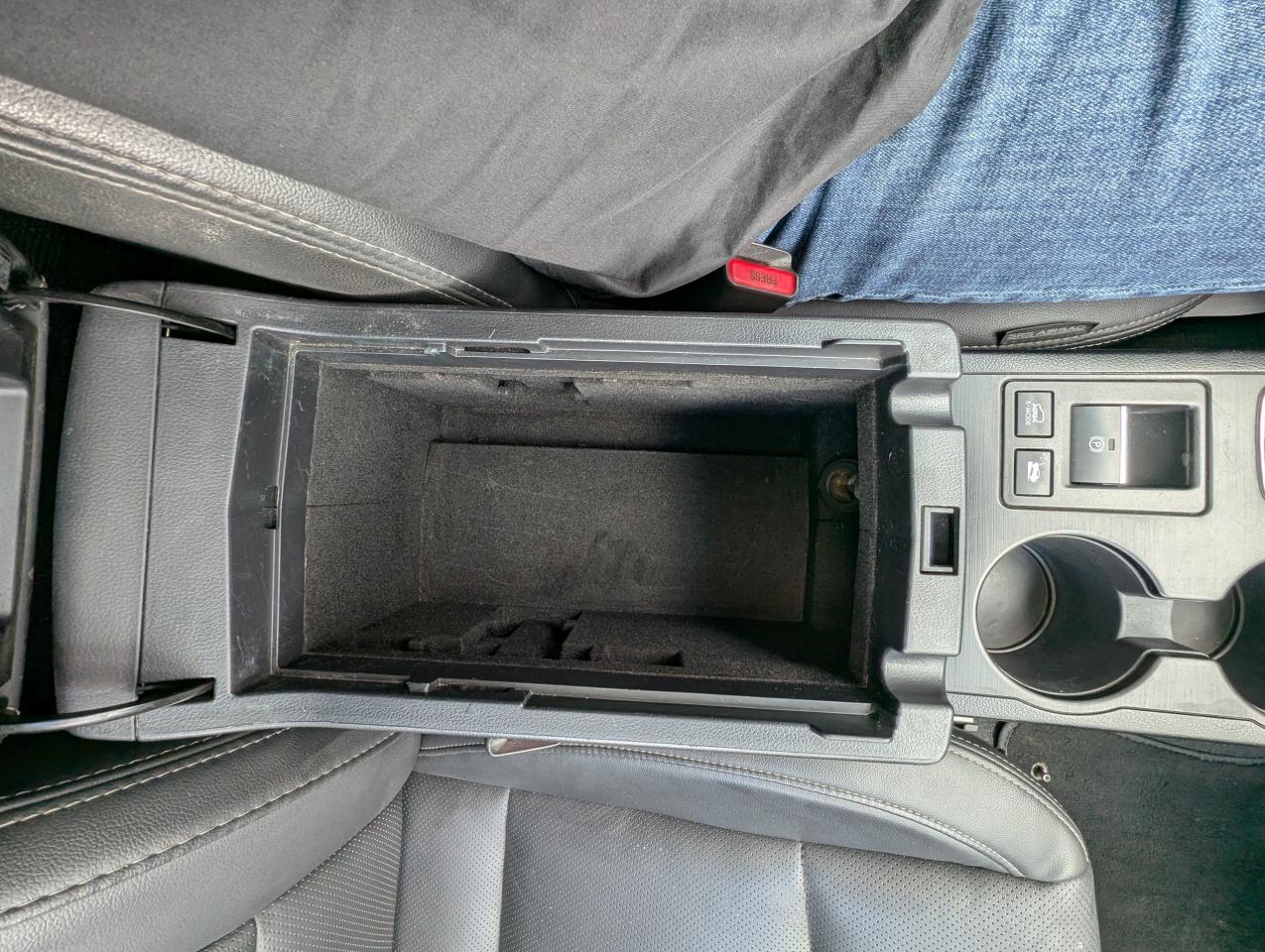 2015 Subaru Outback 2.5i w/Limited & Tech Pkg Photo