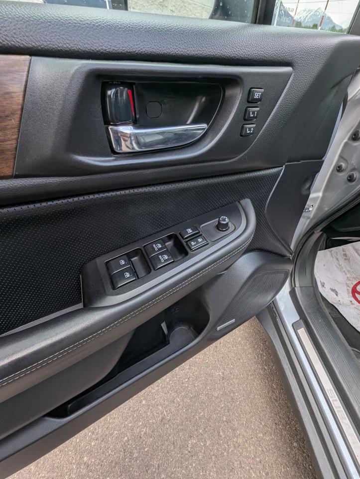 2015 Subaru Outback 2.5i w/Limited & Tech Pkg Photo