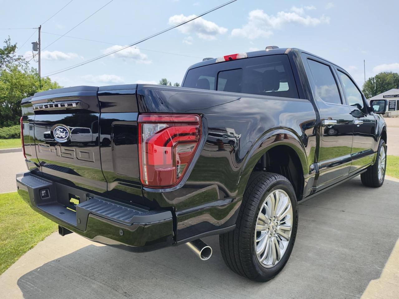 2025 Ford F-150 PLATINUM