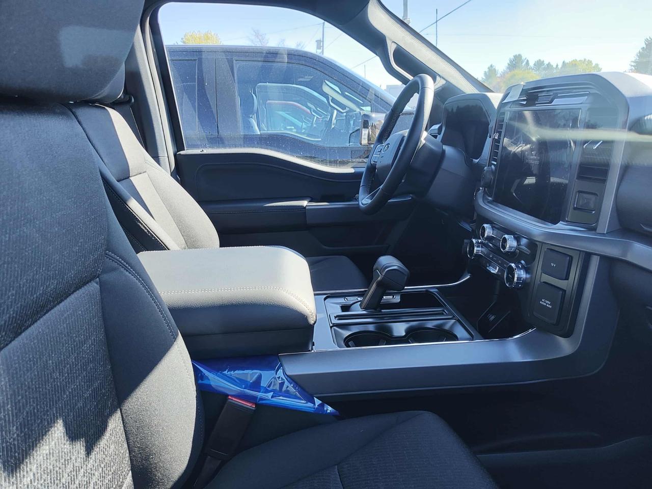 2025 Ford F-150 4x4 Supercrew-145 Photo