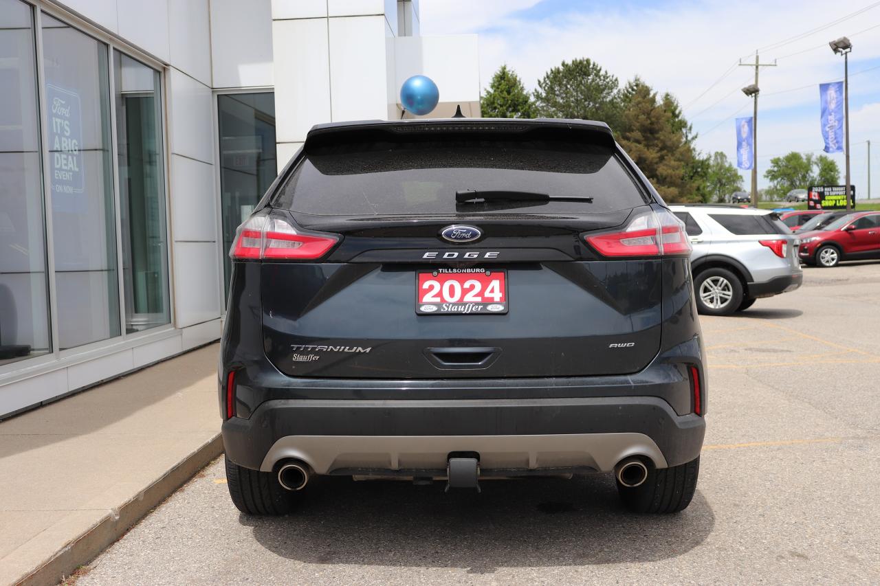 2024 Ford Edge Titanium AWD Photo2