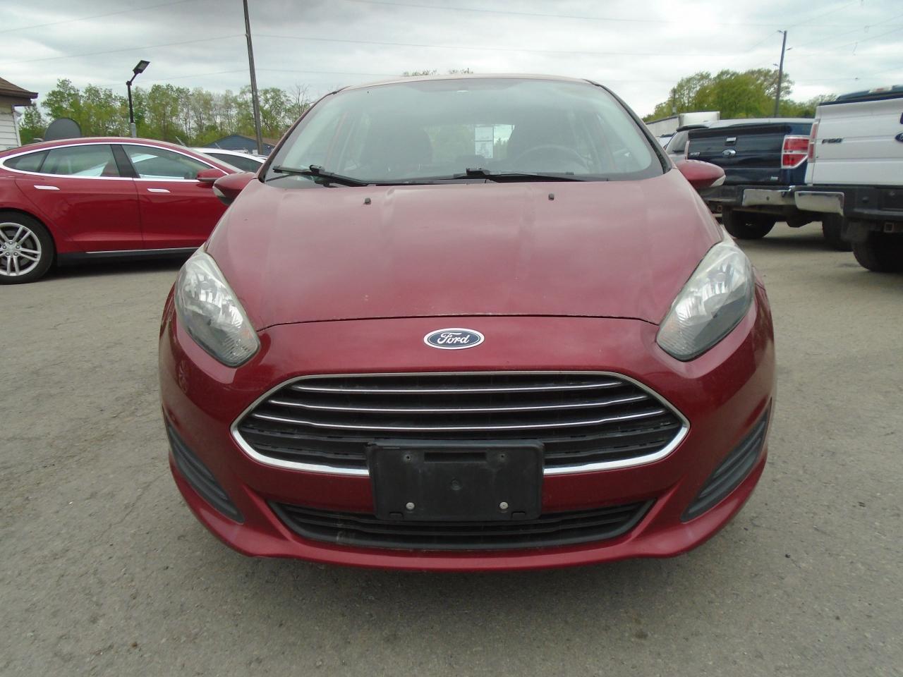 2015 Ford Fiesta 5dr HB SE - Photo #2