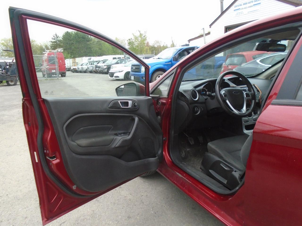 2015 Ford Fiesta 5dr HB SE - Photo #9
