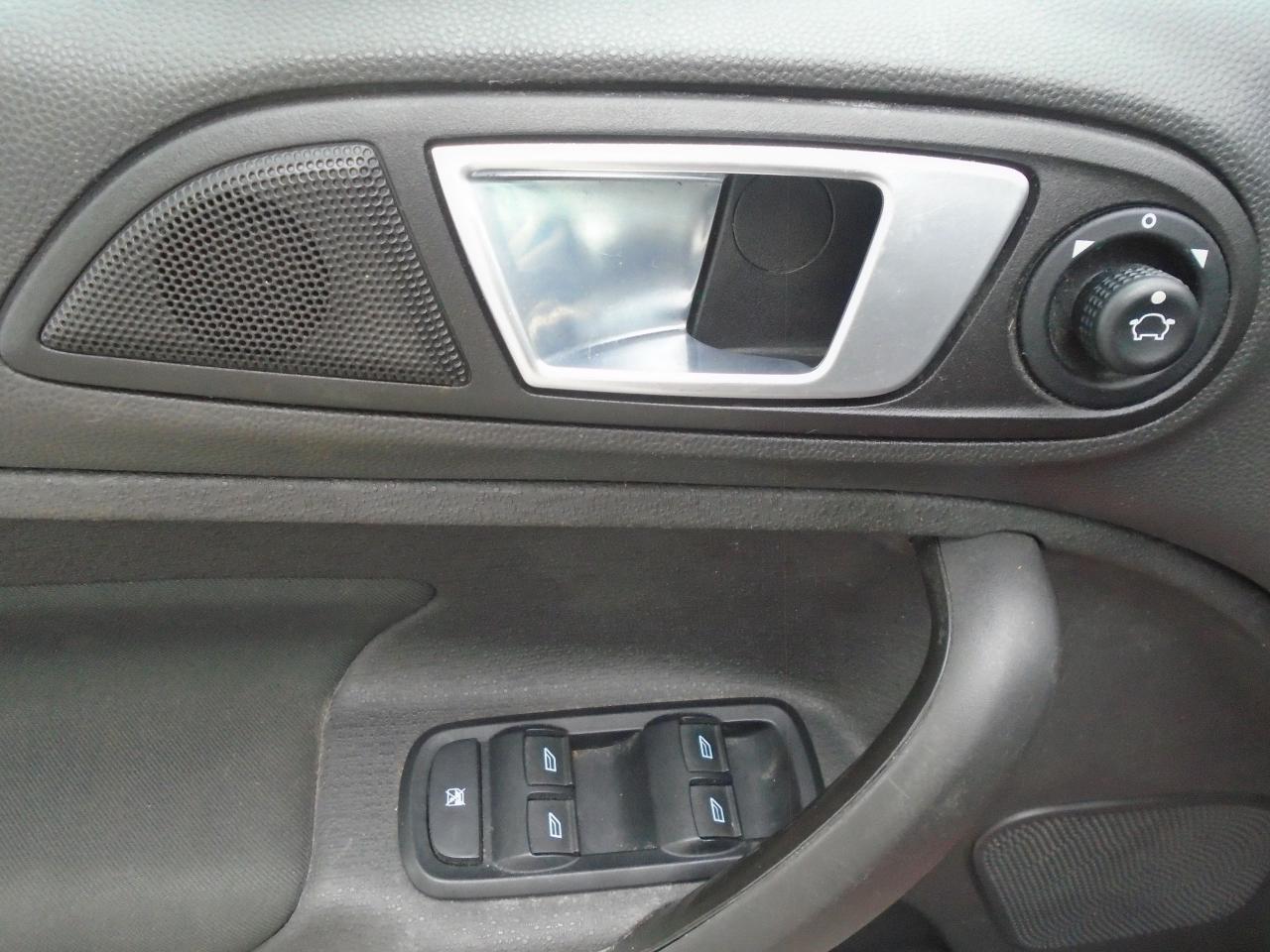2015 Ford Fiesta 5dr HB SE - Photo #10