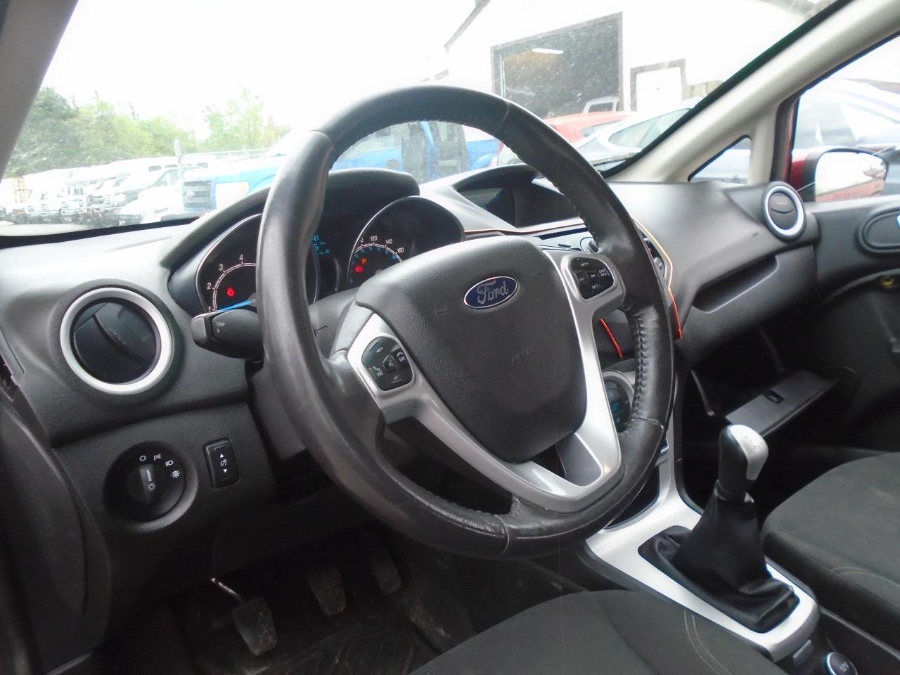 2015 Ford Fiesta 5dr HB SE - Photo #12