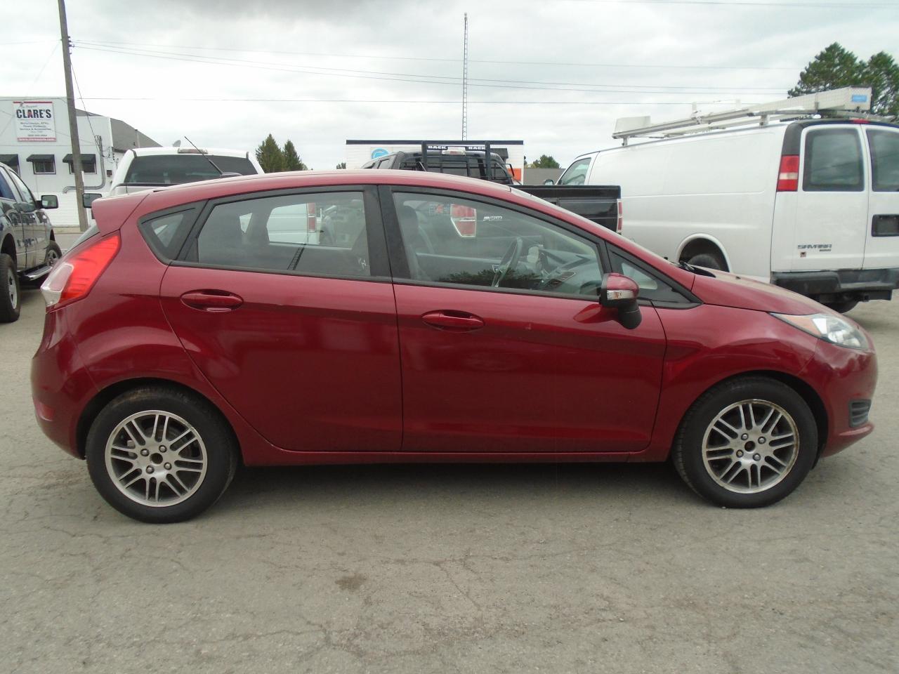 2015 Ford Fiesta 5dr HB SE - Photo #5