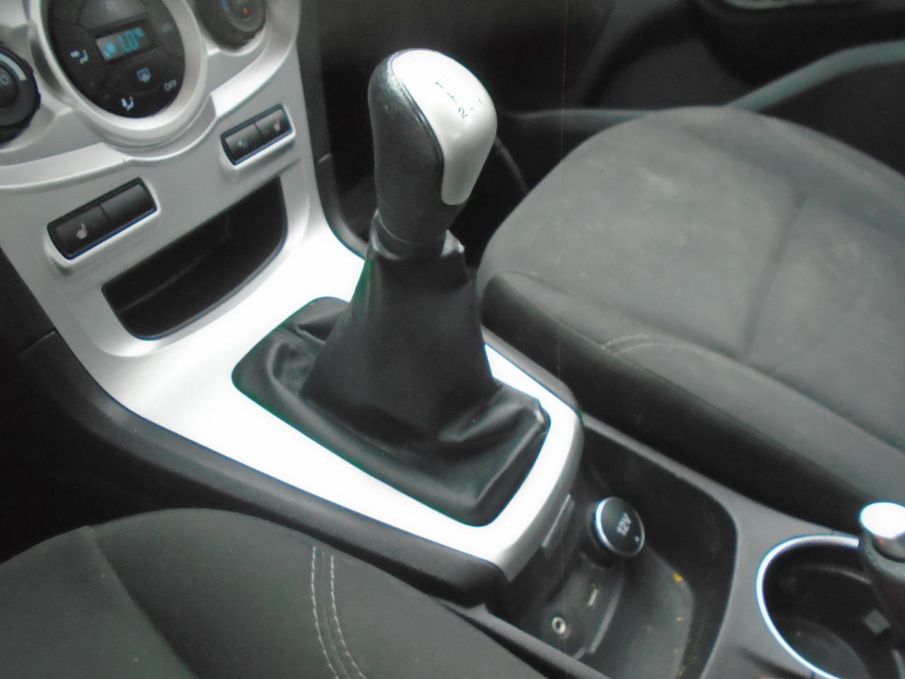 2015 Ford Fiesta 5dr HB SE - Photo #17