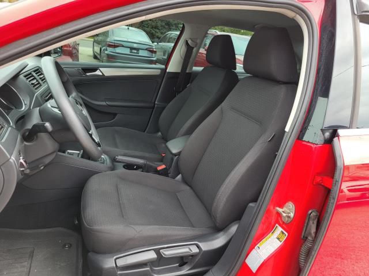 2015 Volkswagen Jetta Trendline Photo9