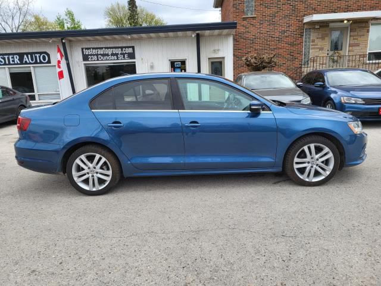 2017 Volkswagen Jetta 1.8T Highline Photo2
