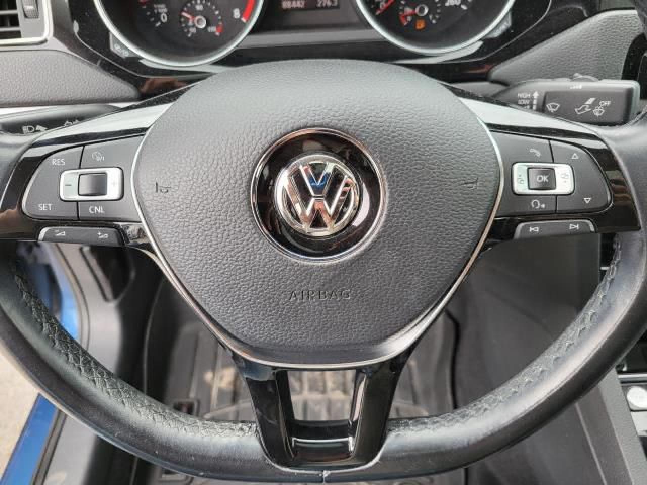 2017 Volkswagen Jetta 1.8T Highline Photo10