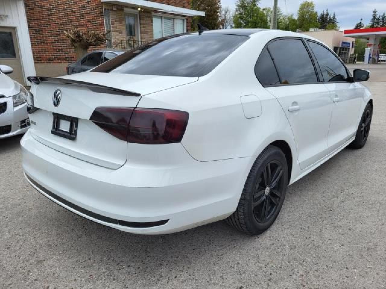 2015 Volkswagen Jetta Trendline Photo3
