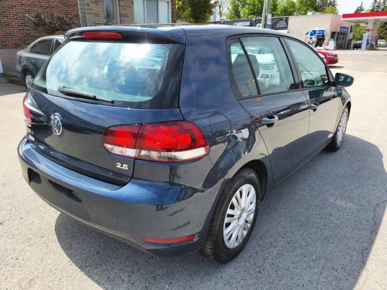 2011 Volkswagen Golf 2.5L Trendline Photo3