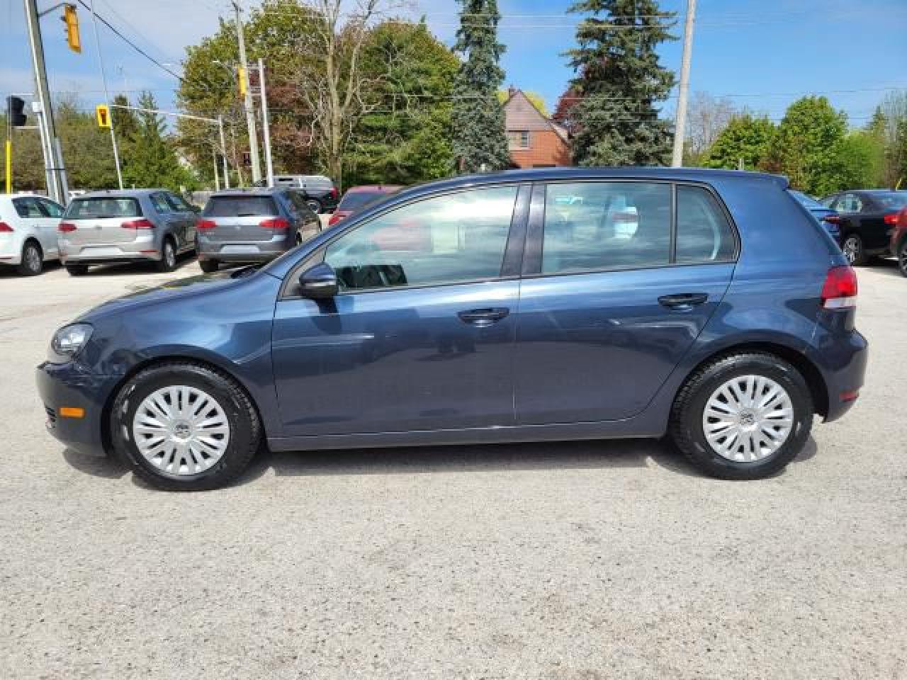 2011 Volkswagen Golf 2.5L Trendline Photo17