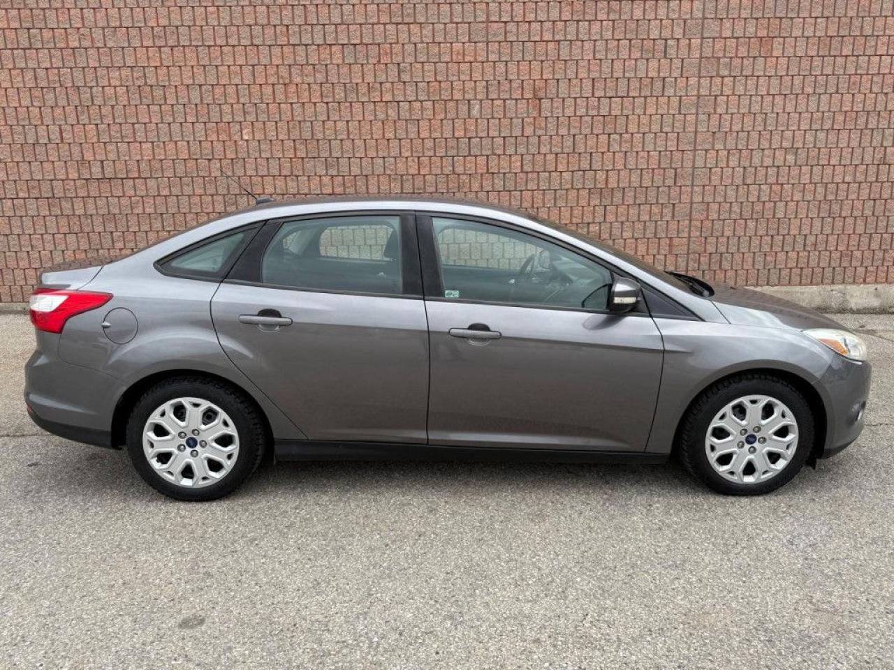 2014 Ford Focus SE | CLEAN CARFAX | DEALER MAINTAINED | BLUETOOTH | HEATED SEATS | - Photo #8