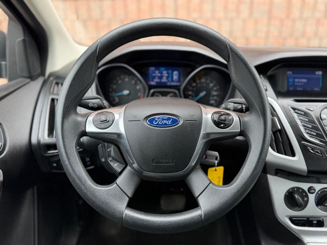 2014 Ford Focus SE | CLEAN CARFAX | DEALER MAINTAINED | BLUETOOTH | HEATED SEATS | - Photo #21