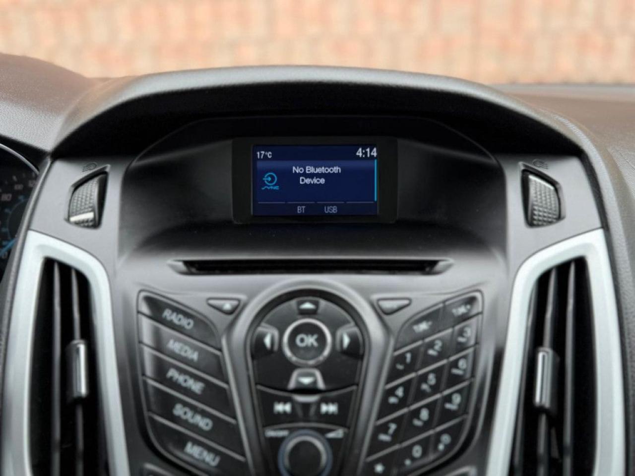 2014 Ford Focus SE | CLEAN CARFAX | DEALER MAINTAINED | BLUETOOTH | HEATED SEATS | - Photo #25