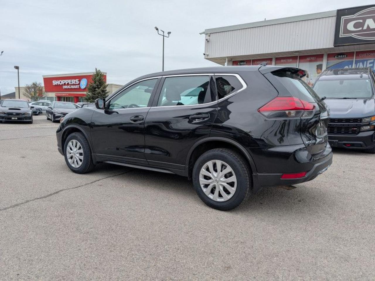 2018 Nissan Rogue S  **25 SERVICE RECORDS - CLEAN CF** Photo3