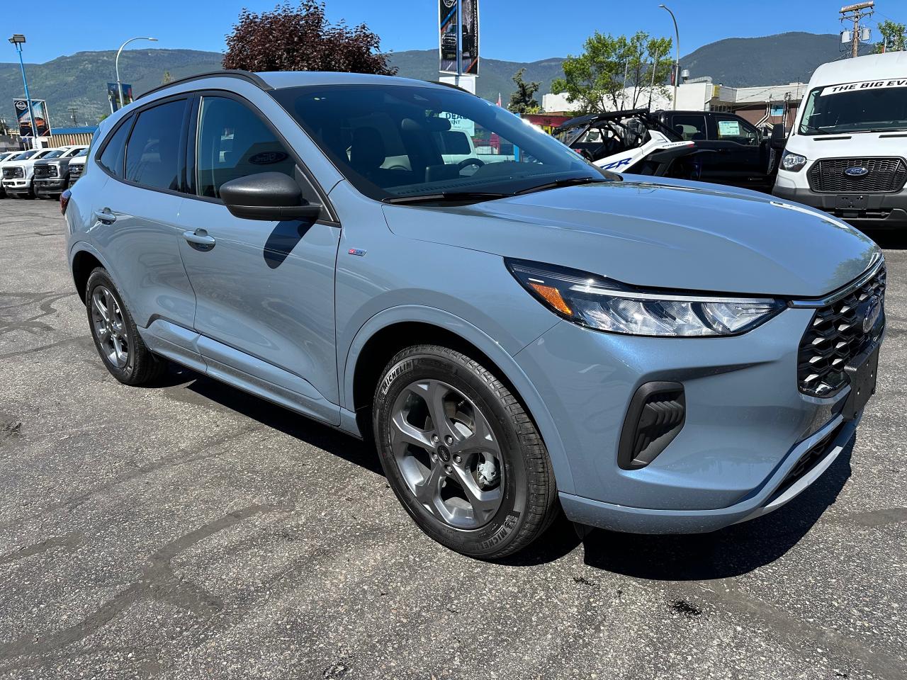 2024 Ford Escape ST-Line Photo2