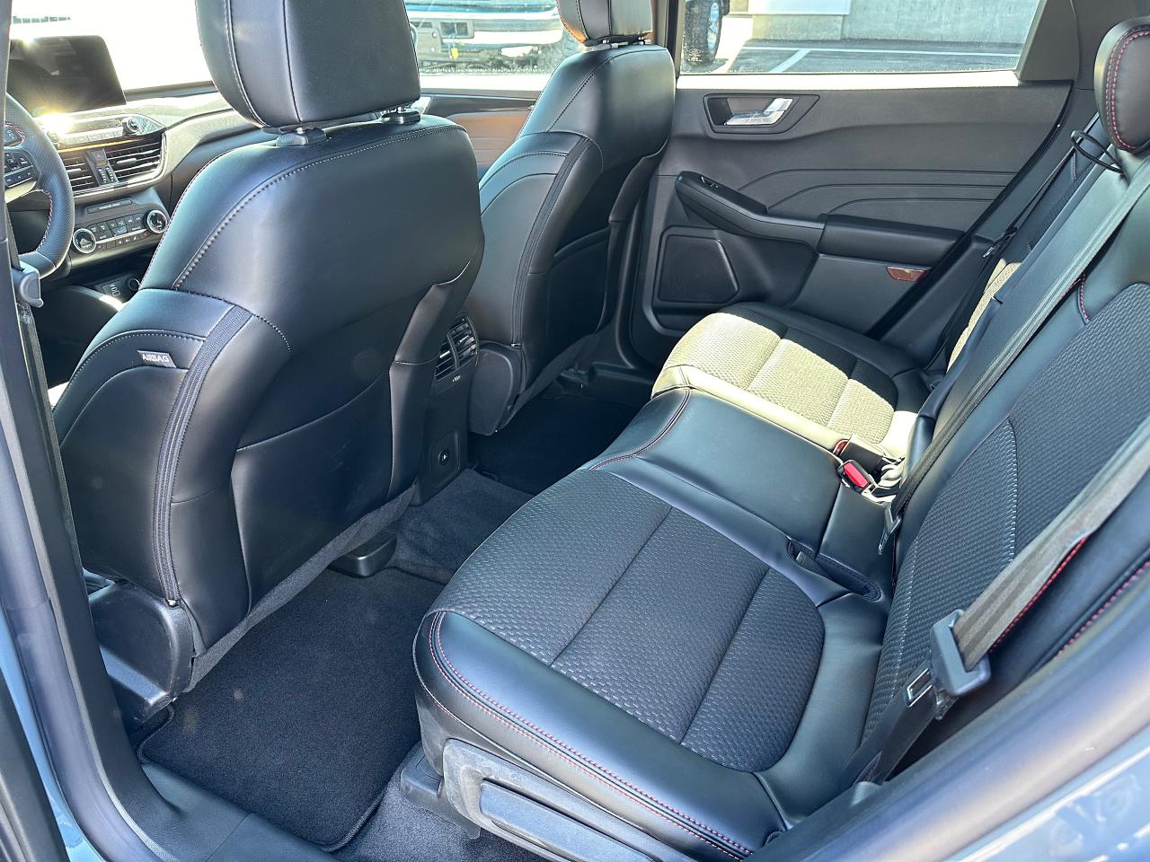 2024 Ford Escape ST-Line Photo5