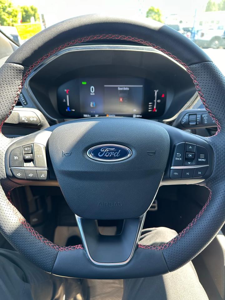 2024 Ford Escape ST-Line Photo5