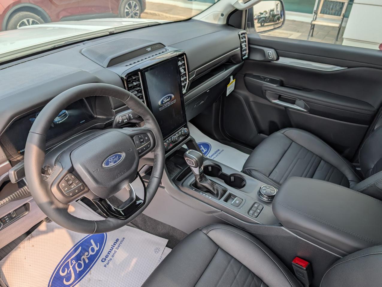 2025 Ford Ranger LARIAT Photo5