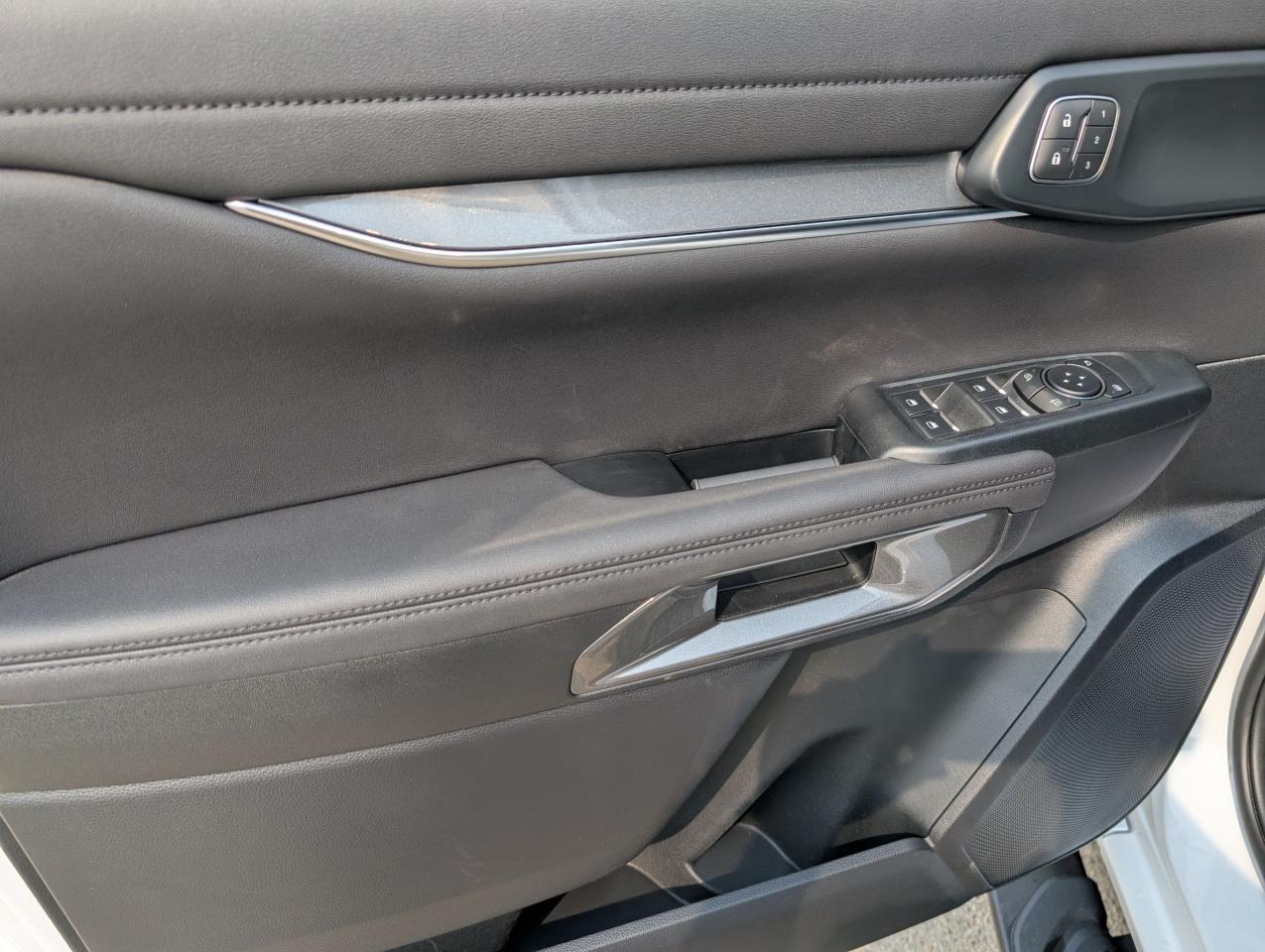 2025 Ford Ranger LARIAT Photo5