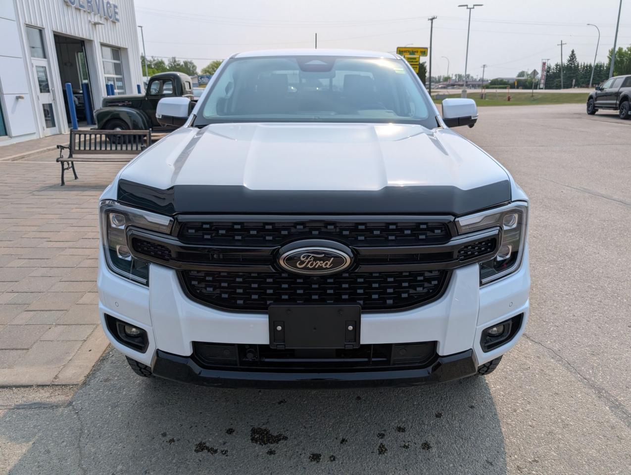 2025 Ford Ranger LARIAT Photo2
