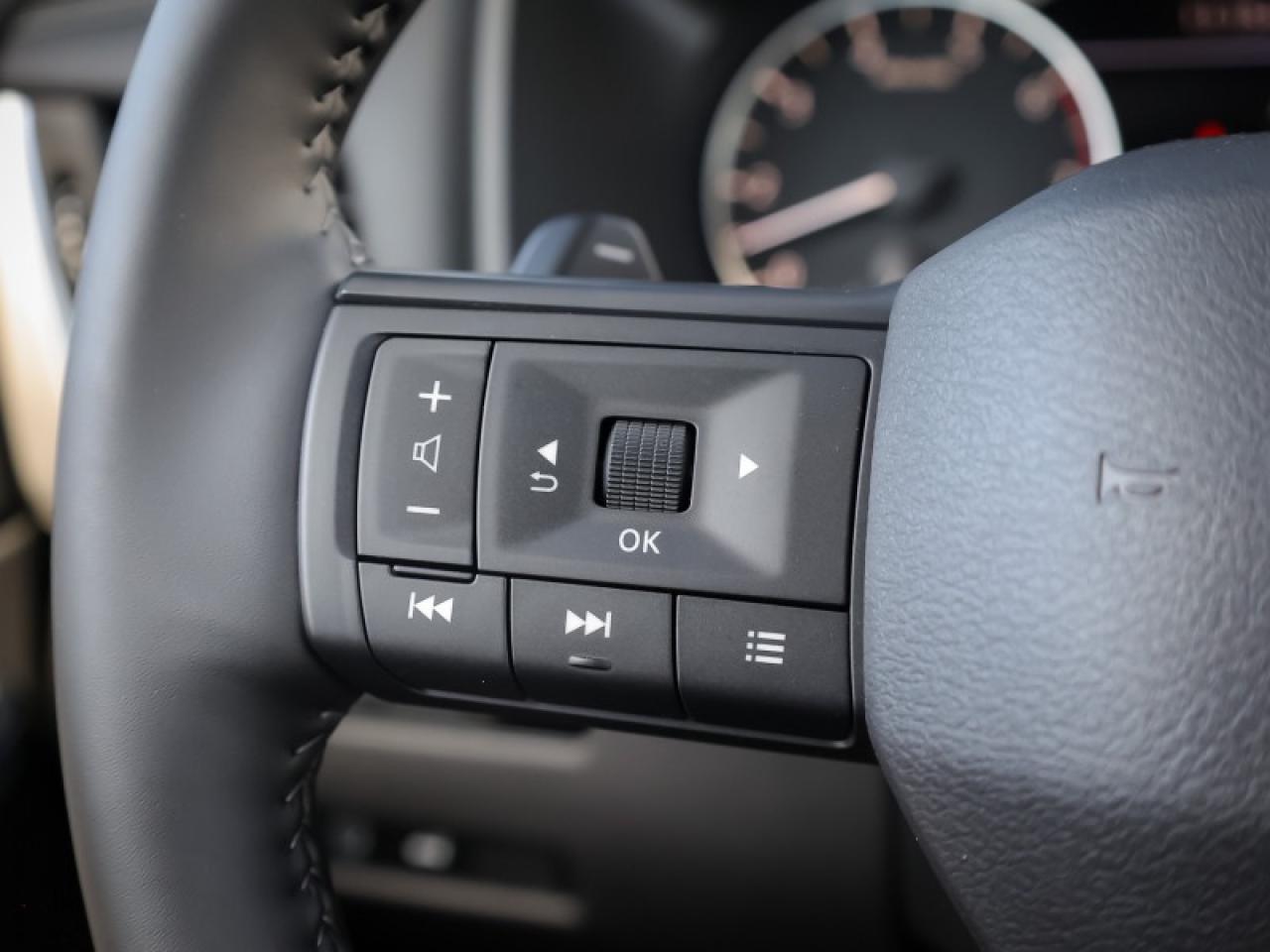 2025 Nissan Rogue SV Moonroof  - Moonroof -  Power Liftgate Photo