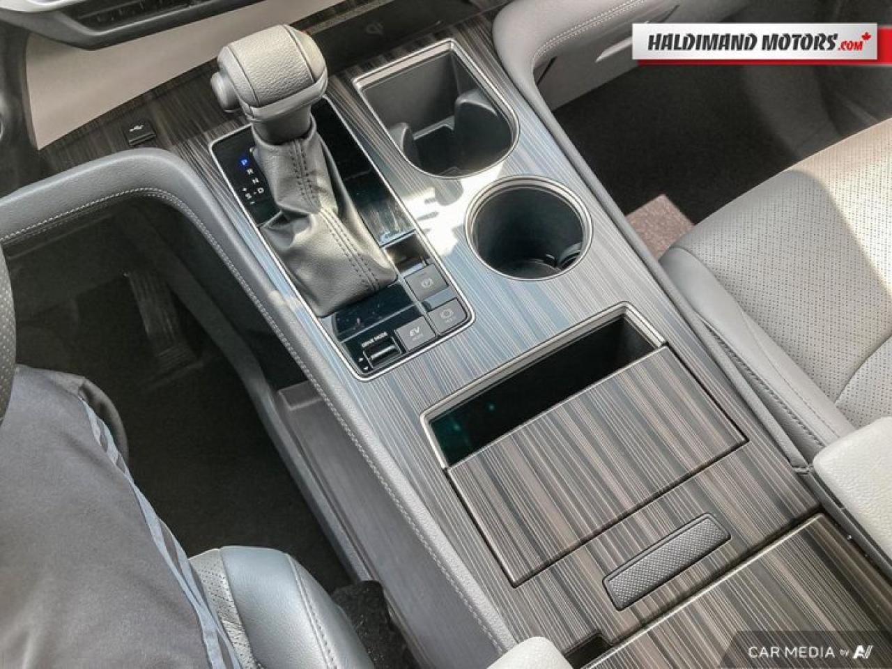 2023 Toyota Sienna Limited AWD Photo