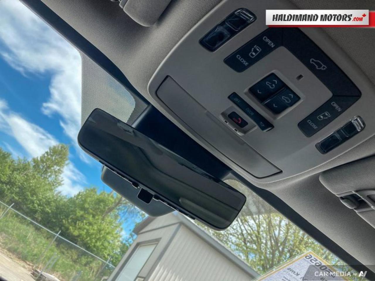 2023 Toyota Sienna Limited AWD Photo