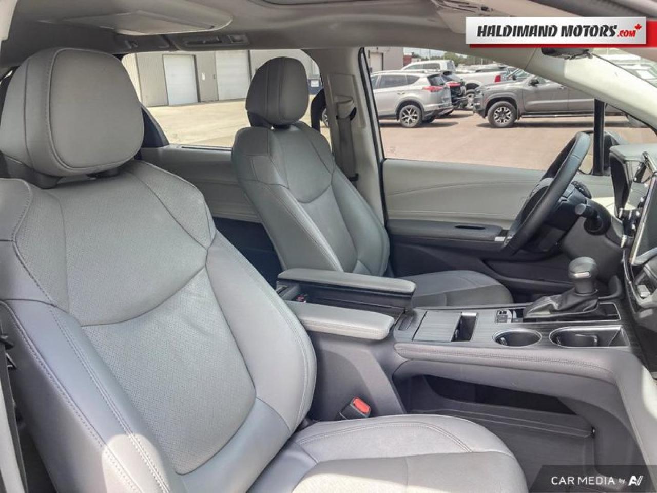 2023 Toyota Sienna Limited AWD Photo