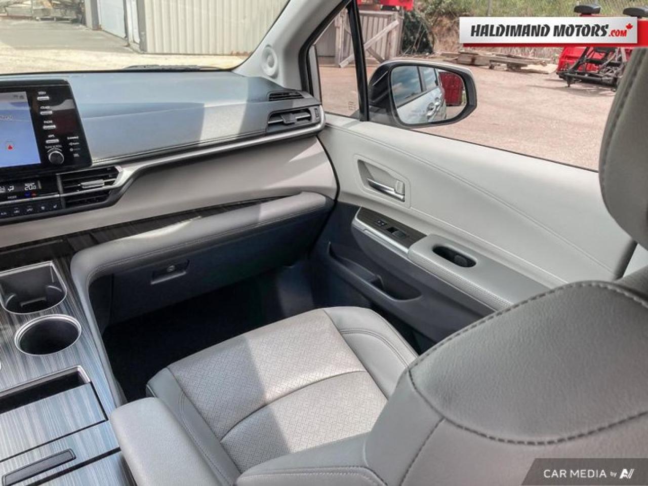 2023 Toyota Sienna Limited AWD Photo