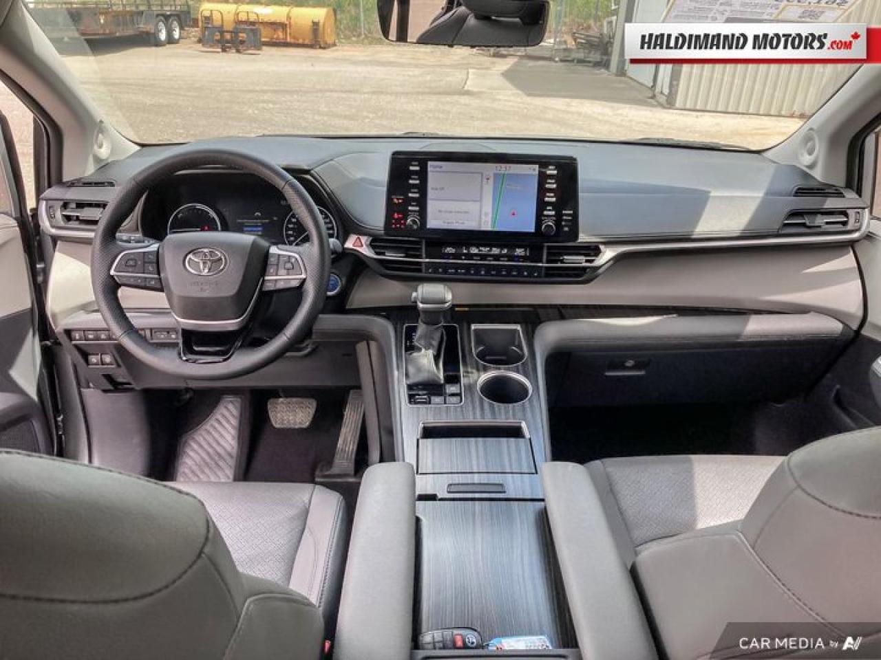 2023 Toyota Sienna Limited AWD Photo