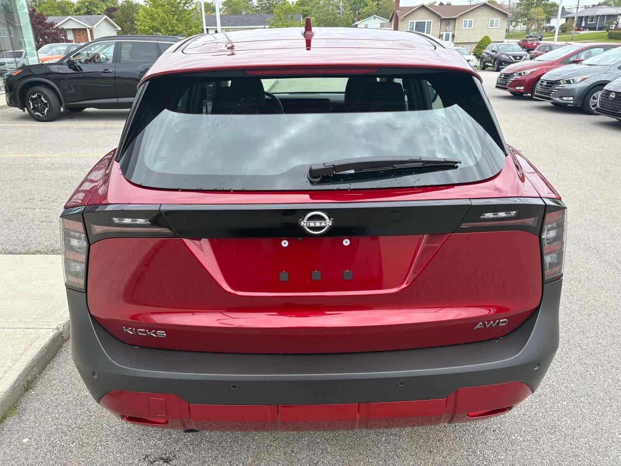 2025 Nissan Kicks S Photo18