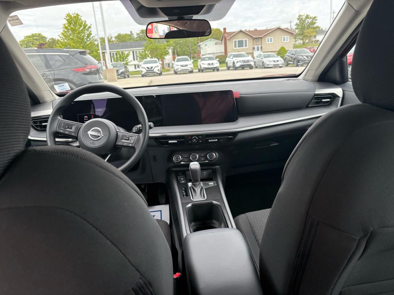 2025 Nissan Kicks S Photo23