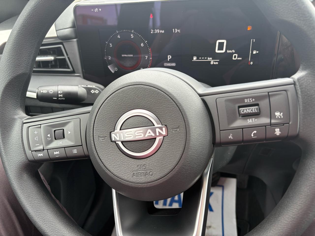 2025 Nissan Kicks S Photo26